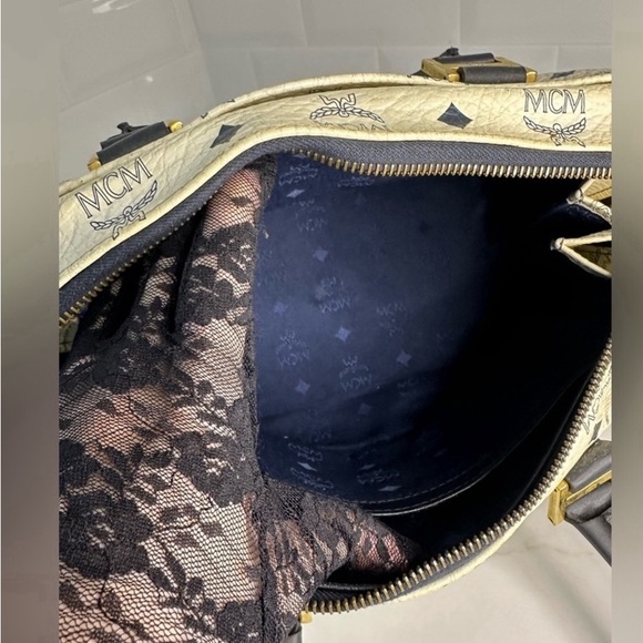 MCM White and Black Shoulder Bag - Picture 11 of 13